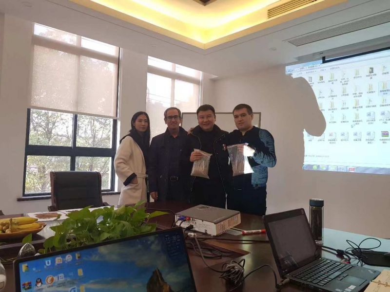 哈萨克斯坦方面来我司探讨卤虫卵干燥问题