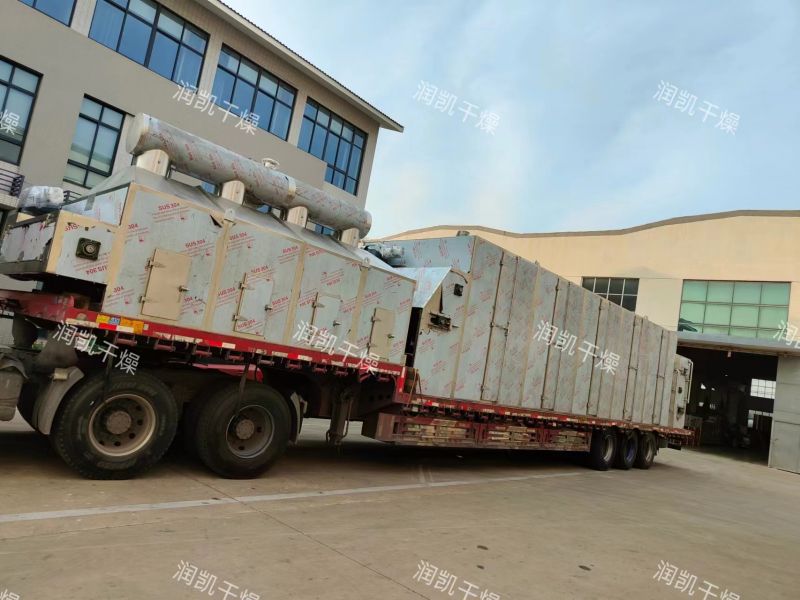 迎酷暑 战高温 炎炎夏日发货忙 -湖南某股份有限公司订购的带式干燥机如期交货